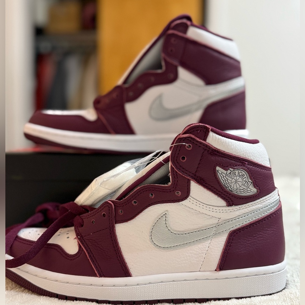 Air Jordan 1 Retro High OG “Bordeaux”